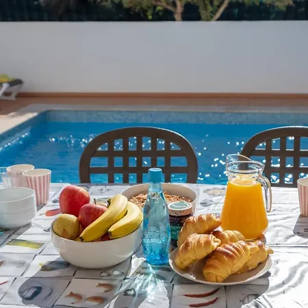 Вилла Porto De Mos 86 By Destination Algarve Лагуш